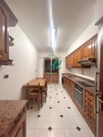 SE ALQUILA AMPLIO PISO CON PLAZA DE GARAJE CERRADA EN LA RESIDENCIA.REF1415 photo 0