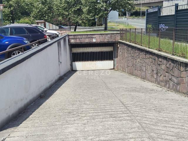 Garaje cerrado con entrepalnta photo 0