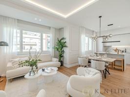 Piso En venta en Adelfas, Madrid photo 0