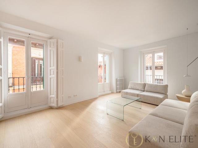 Piso En venta en Cortes - Huertas, Madrid photo 0