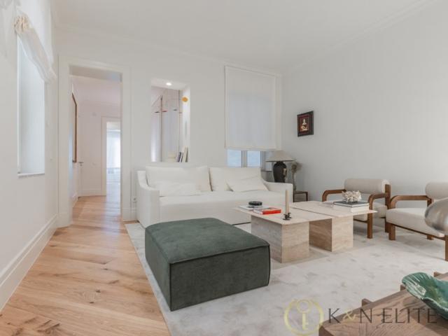 Piso En venta en Castellana, Madrid photo 0