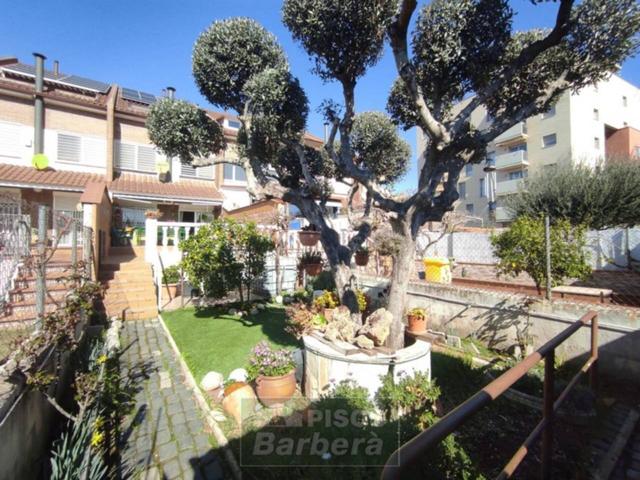 Casa adosada en venta en Barberà del Vallès photo 0