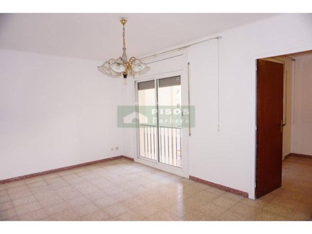 Piso en venta cerca de la estación en Barberà del Vallès photo 0