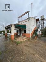 CORTIJO CON TERRENO EN QUINTANA DE LA SERENA photo 0