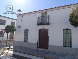 🏠 Vivienda con patio para reformar en zona tranquila photo 0