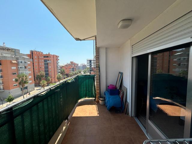 SE VENDE PISO LUMINOSO Y CON PERFECTA ORIENTACIÓN EN MALILLA photo 0