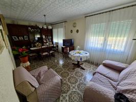 Venta de edificio con local y 4 pisos – gran potencial de rentabilidad en el centro de Benicarló photo 0