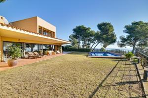 Impresionante villa con piscina y vistas al mar en Sant Andreu de Llavaneres: photo 0