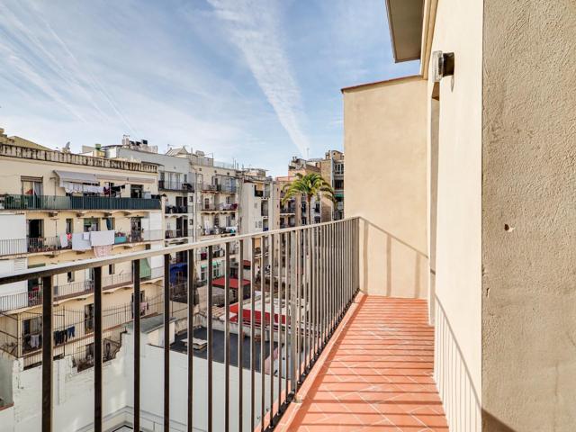 PRECIOSO PISO DE OBRA NUEVA CON ASCENSOR EN EL CORAZÓN DE BARCELONA CON BALCON A ZONA TRANQUILA photo 0