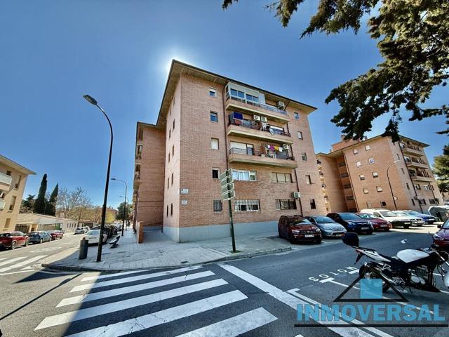 Piso en venta en Cartuja Baja de 76 m2 photo 0