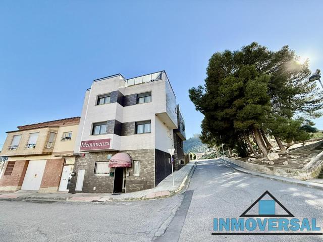 Edificio en venta en Mequinenza de 426 m2 photo 0