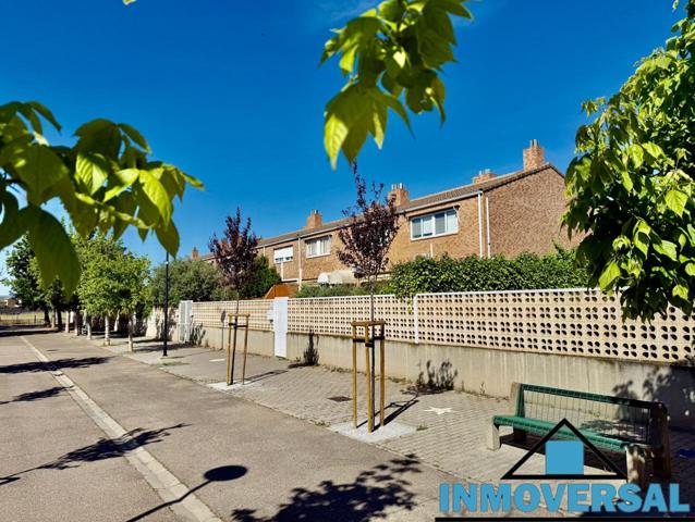 Adosado en venta en Utebo de 179 m2 photo 0