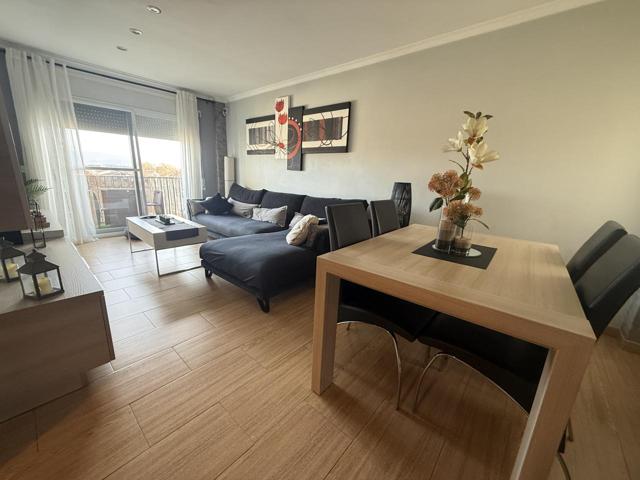 Piso en venta en Salt de 110 m2 photo 0