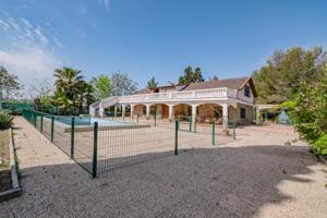 EXCLUSIVA Y ÚNICA VILLA DE 3.000 METROS DE PARCELA, JUNTO AEROPUERTO DE GRANADA photo 0