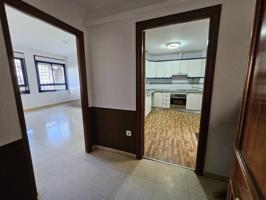 Vivienda con patio 25m, garaje y trastero photo 0