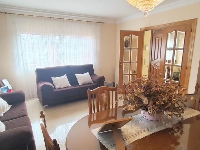 Villa En venta en Salt photo 0
