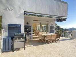 Fantàstica casa aparellada de 4 hab. amb gran terrassa a Sa Tuna de Begur. photo 0