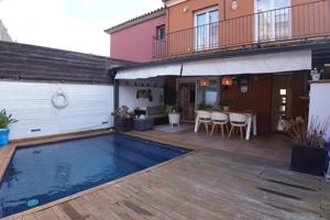 Chalet con piscina-jacuzzi y garaje doble en zona tranquila photo 0