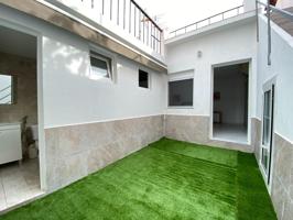 Casa reformada en venta en Sant Pere Nord photo 0