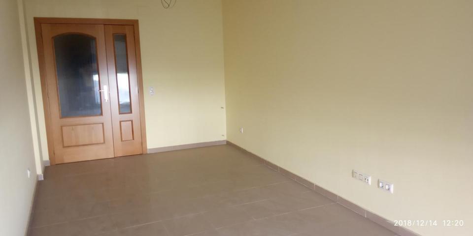 PISO EN VENTA EN BUENA SITUACION CON GARAJE Y TRASTERO photo 0