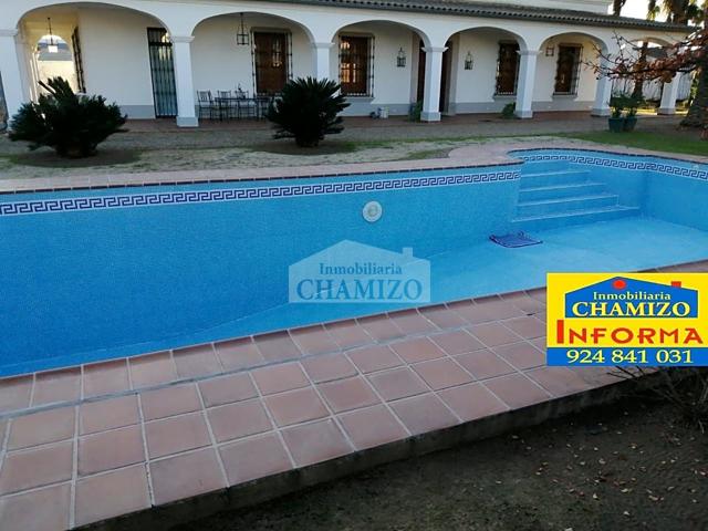 GRAN CHALET TIPO CORTIJO CON PISCINA, BUENAS CALIDADES Y CON ESCRITURAS !!!! photo 0