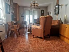 CONJUNTO DE 2 INMUEBLES, CASA Y PISO EN VENTA photo 0