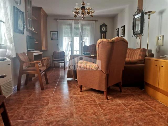 CONJUNTO DE 2 INMUEBLES, CASA Y PISO EN VENTA photo 0