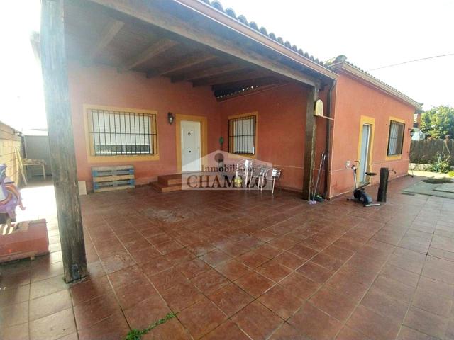 CHALET EN VENTA CON LUZ Y AGUA POTABLE MUY CERCA DE VILLANUEVA DE LA SERENA photo 0