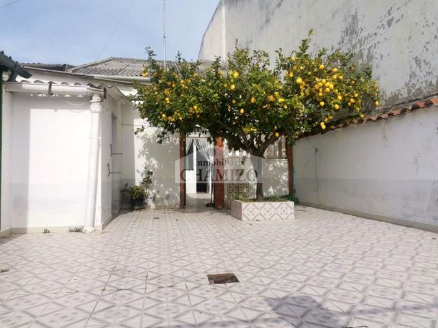 GRAN CASA DE BOVEDAS CON UN GRAN PATIO EN BUEN ESTADO photo 0