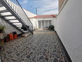 CASA COMPLETAMENTE REFORMADA CON BUEN PATIO, TERRAZA Y TEJADO NUEVO photo 0