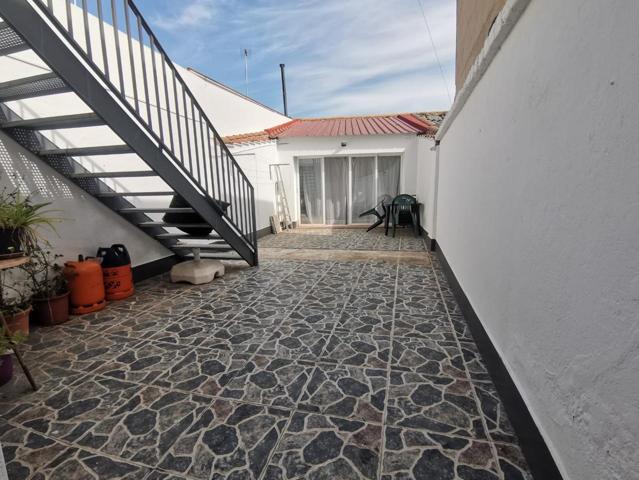 CASA COMPLETAMENTE REFORMADA CON BUEN PATIO, TERRAZA Y TEJADO NUEVO photo 0