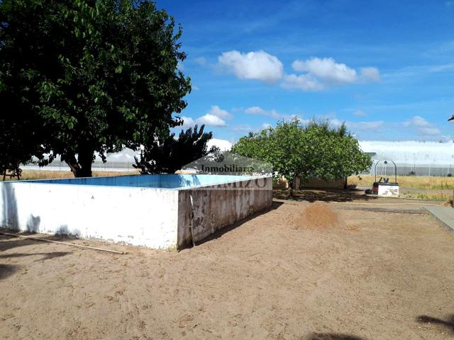 CHALET EN VENTA CON LUZ CERCANO A VILLANUEVA DE LA SERENA photo 0