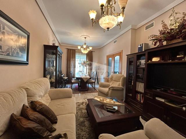 CASA UNIFAMILIAR CON EXCELENTES CALIDADES EN VILLANUEVA DE LA SERENA photo 0
