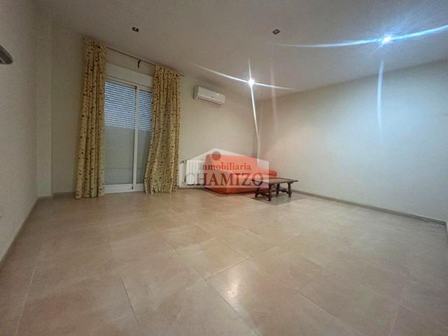 PISO EN PERFECTA ESTADO PARA ENTRAR A VIVIR CON PLAZA DE GARAJE Y TRASTERO photo 0