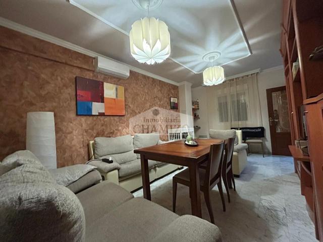 PISO EN VENTA CON GARAJE Y TRASTERO EN MUY BUENA ZONA photo 0