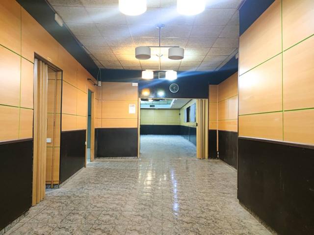 Local comercial en venta en Manresa con salida de humo photo 0