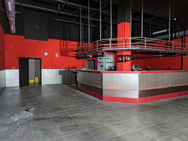 Nave industrial en venta en Montcada i Reixac photo 0