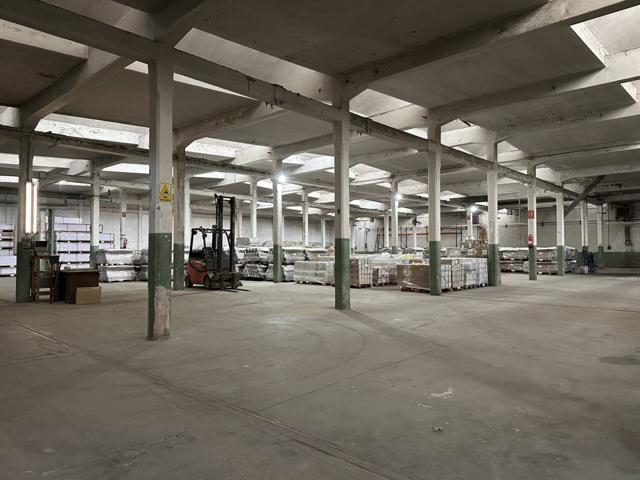 Nave industrial de alquiler en Sallent de 4.000 m2 photo 0