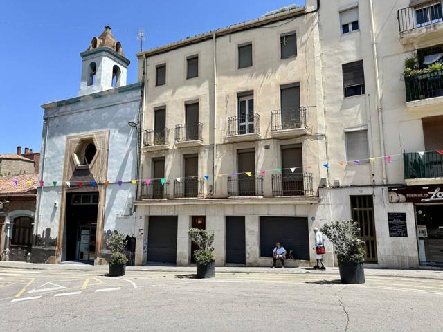 Venta de edificio en Manresa Centro de 6 Pisos y Bajos Comerciales photo 0