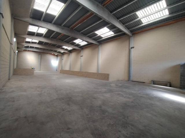 Nave industrial en alquiler photo 0