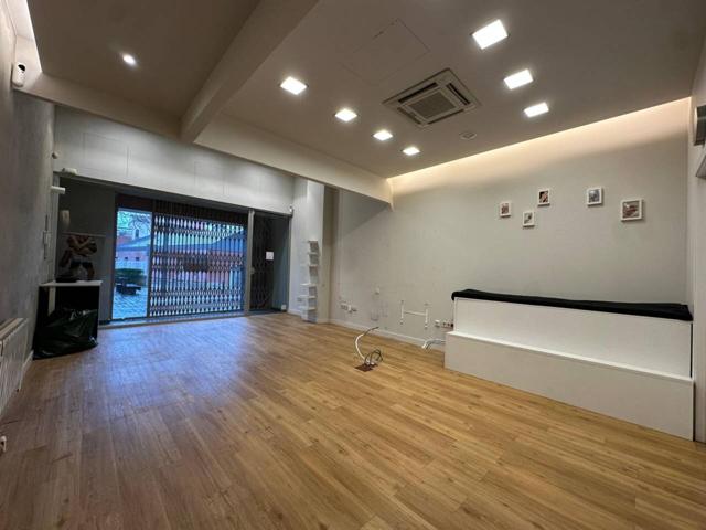 Alquiler de local en pleno Passeig Pere III por 1000€ en Manresa photo 0