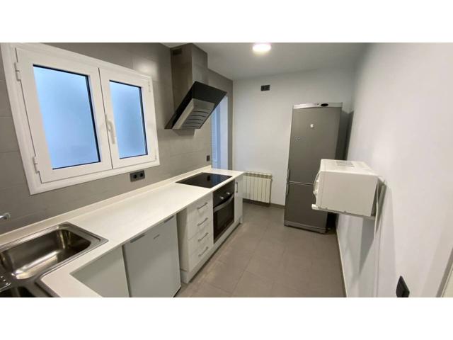 Piso en venta en Manresa por 160.000€ de 3 habitaciones photo 0