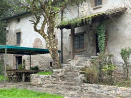 Espectacular Masía Rural reformada con segunda vivienda y 45.000m² de terreno en La Quart photo 0