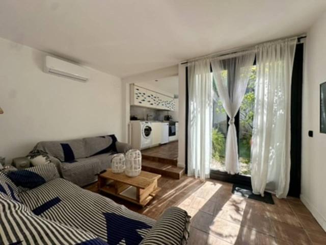 Piso planta baja reformada con licencia turística de 67 m2 en Calella de Palafrugell en venta photo 0