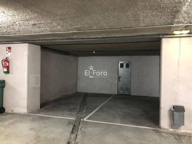 Plazas de garaje en alquiler-Mutua photo 0
