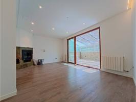 Venta de Chalet Adosado en Burgos Capital photo 0