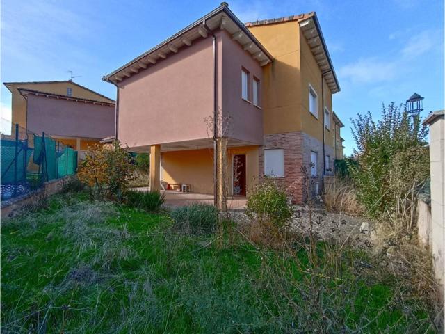 Venta de Chalet Pareado en Valdorros photo 0