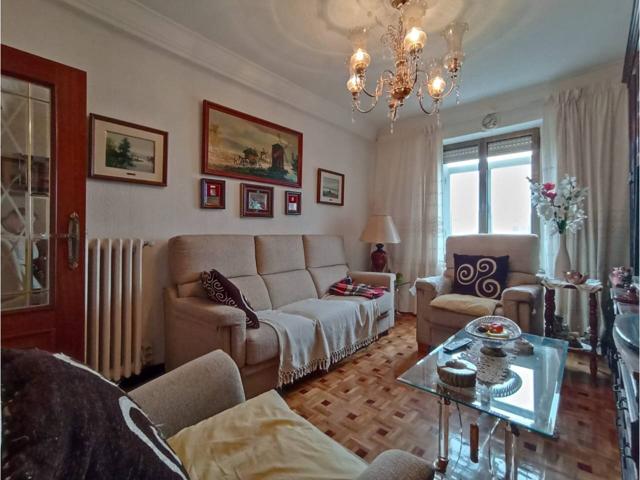 Venta de piso en Burgos Capital photo 0