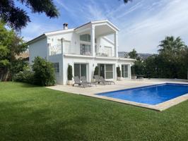 Villa en Alquiler en Este - Elviria photo 0
