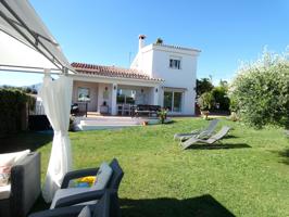 Villa en Venta en San Pedro De Alcántara photo 0